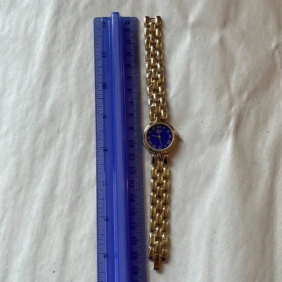 Cloud Nine Women’s Watch | Gold-Toned Quartz | Needs Battery - Picture 3 of 5